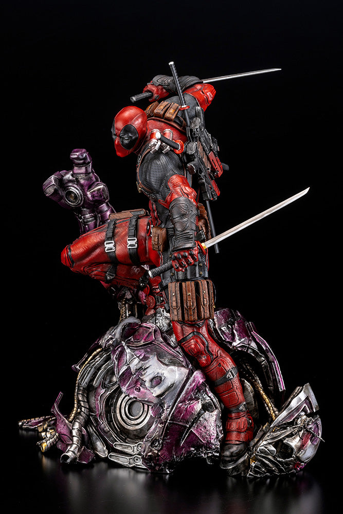 PRE-ORDER Fine Art Statue Signature Series - Marvel Comics - Deadpool - Featuring the Kucharek Brothers- 1/6