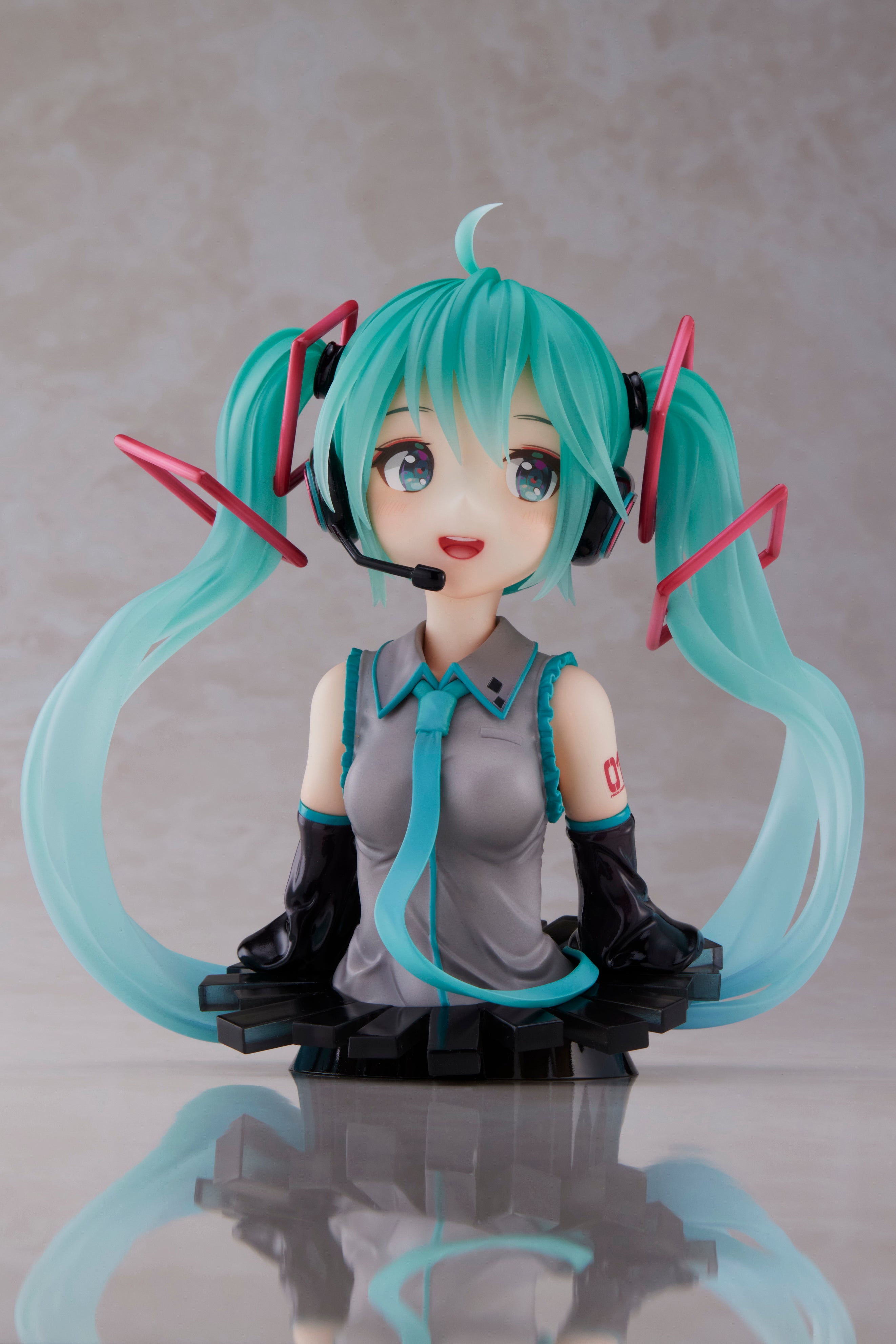 PRE-ORDER Vocaloid Bust-Up Figure - Hatsune Miku: 39's Day Anniversary Ver.
