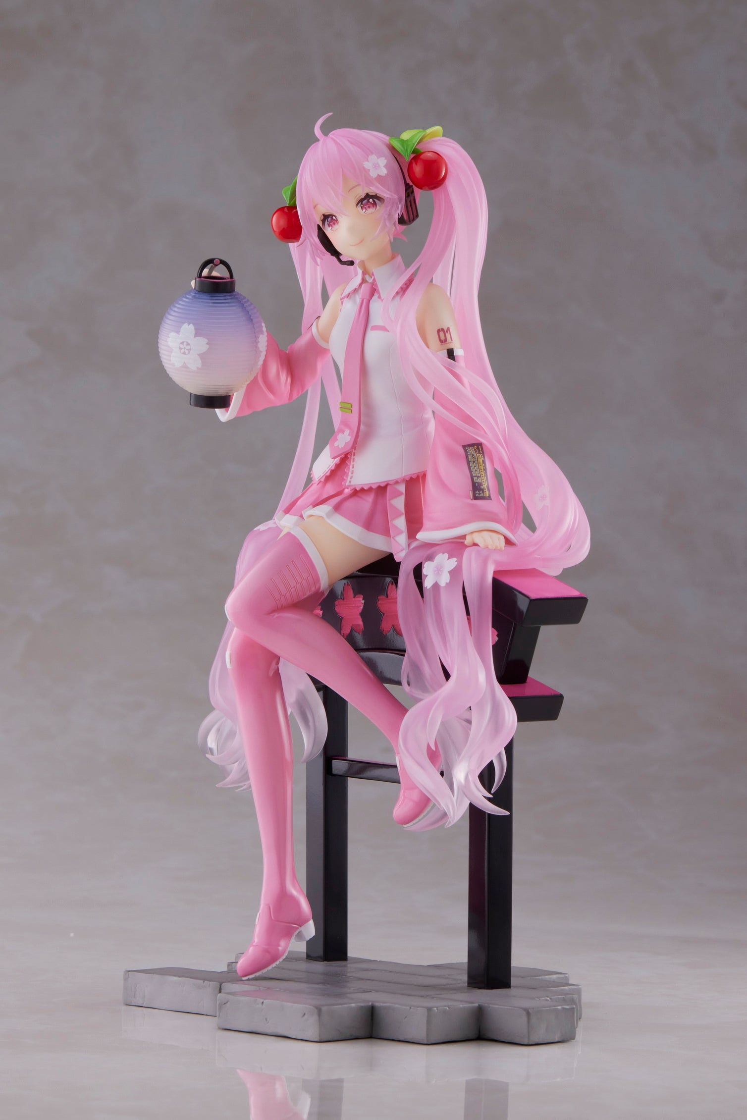 IN-STOCK Taito - Vocaloid AMP+ Figure - Sakura Miku: Sakura Lantern Ver.