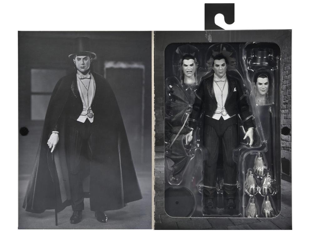 PRE-ORDER 7-inch Scale Figure - Universal Monsters - Dracula (Carfax Abbey)