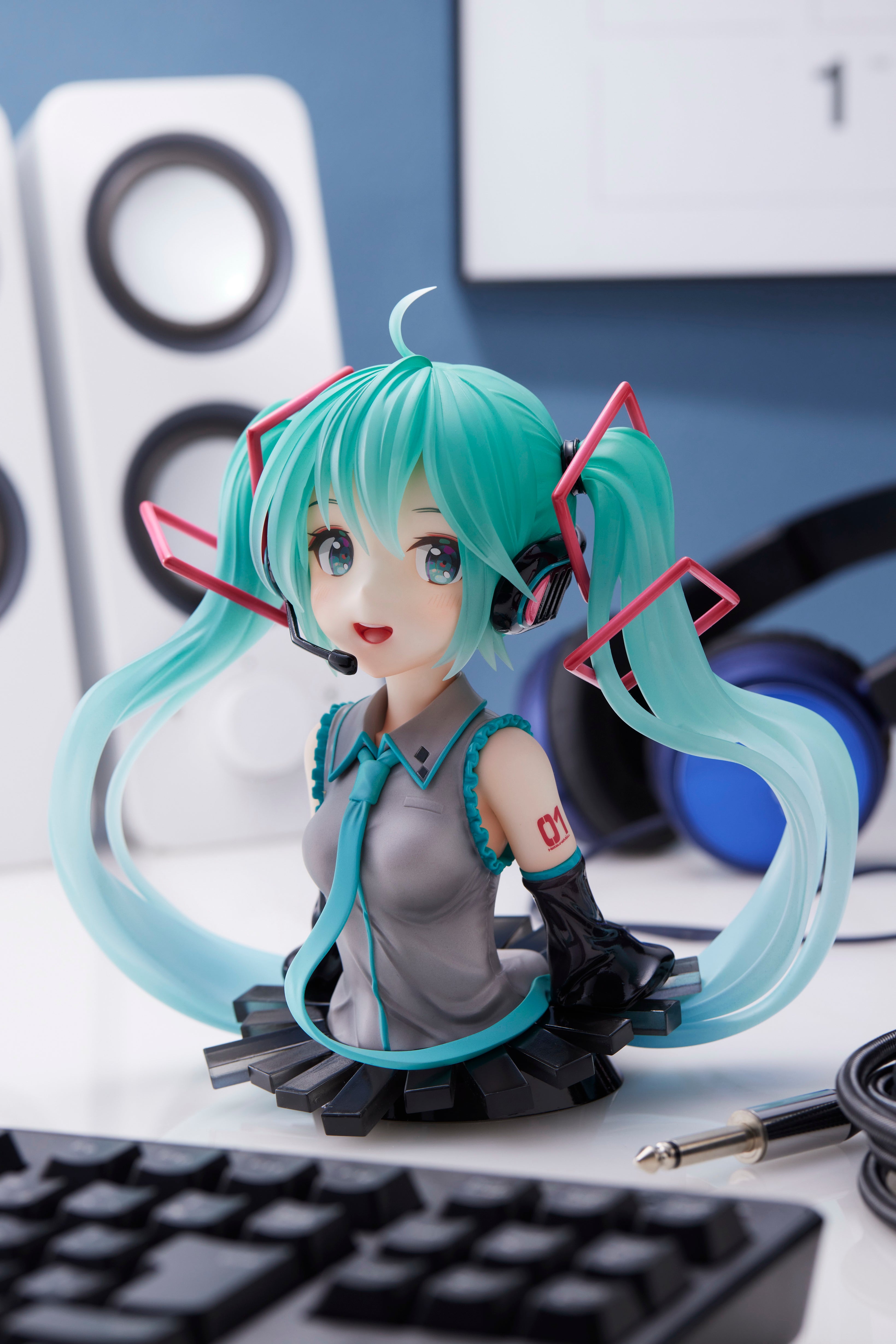 PRE-ORDER Vocaloid Bust-Up Figure - Hatsune Miku: 39's Day Anniversary Ver.