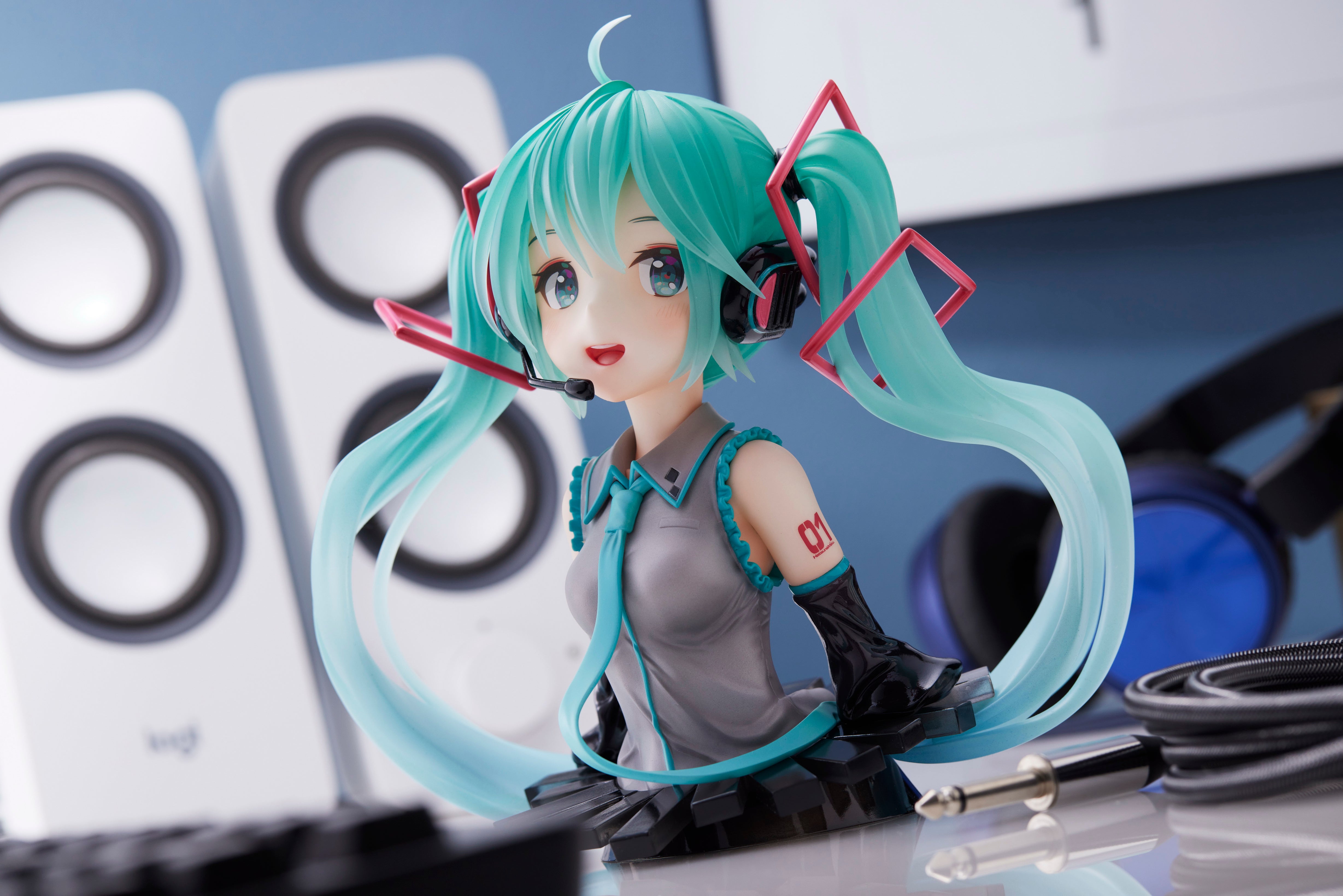 PRE-ORDER Vocaloid Bust-Up Figure - Hatsune Miku: 39's Day Anniversary Ver.