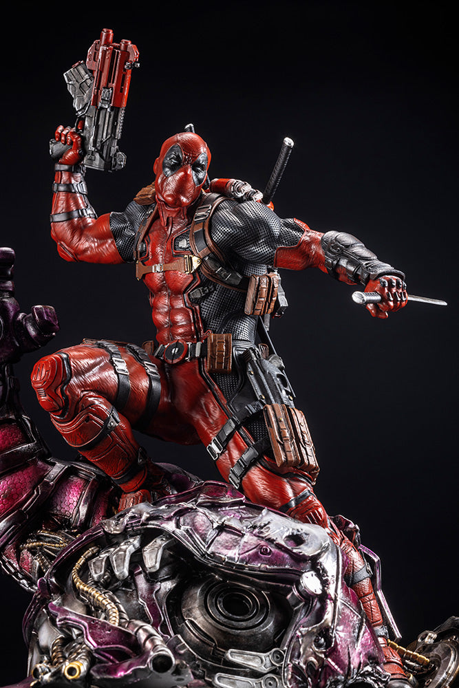 PRE-ORDER Fine Art Statue Signature Series - Marvel Comics - Deadpool - Featuring the Kucharek Brothers- 1/6