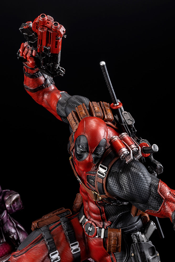 PRE-ORDER Fine Art Statue Signature Series - Marvel Comics - Deadpool - Featuring the Kucharek Brothers- 1/6