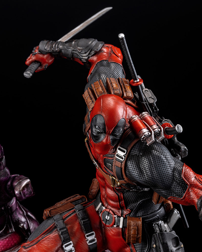 PRE-ORDER Fine Art Statue Signature Series - Marvel Comics - Deadpool - Featuring the Kucharek Brothers- 1/6