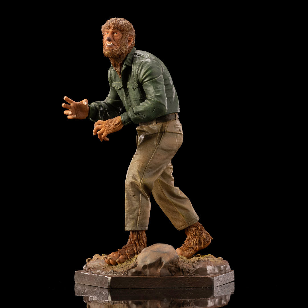 PRE-ORDER Universal Monsters - The Wolf Man Art Scale 1/10