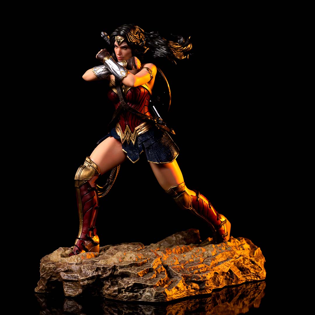 PRE-ORDER Zack Snyder's Justice League - Wonder Woman Art Scale 1/10