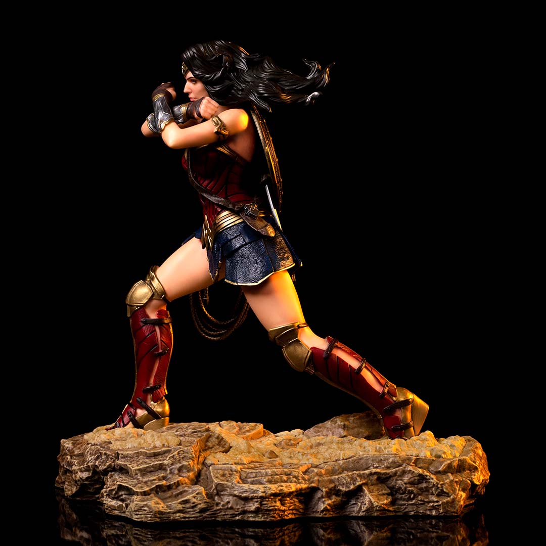 PRE-ORDER Zack Snyder's Justice League - Wonder Woman Art Scale 1/10