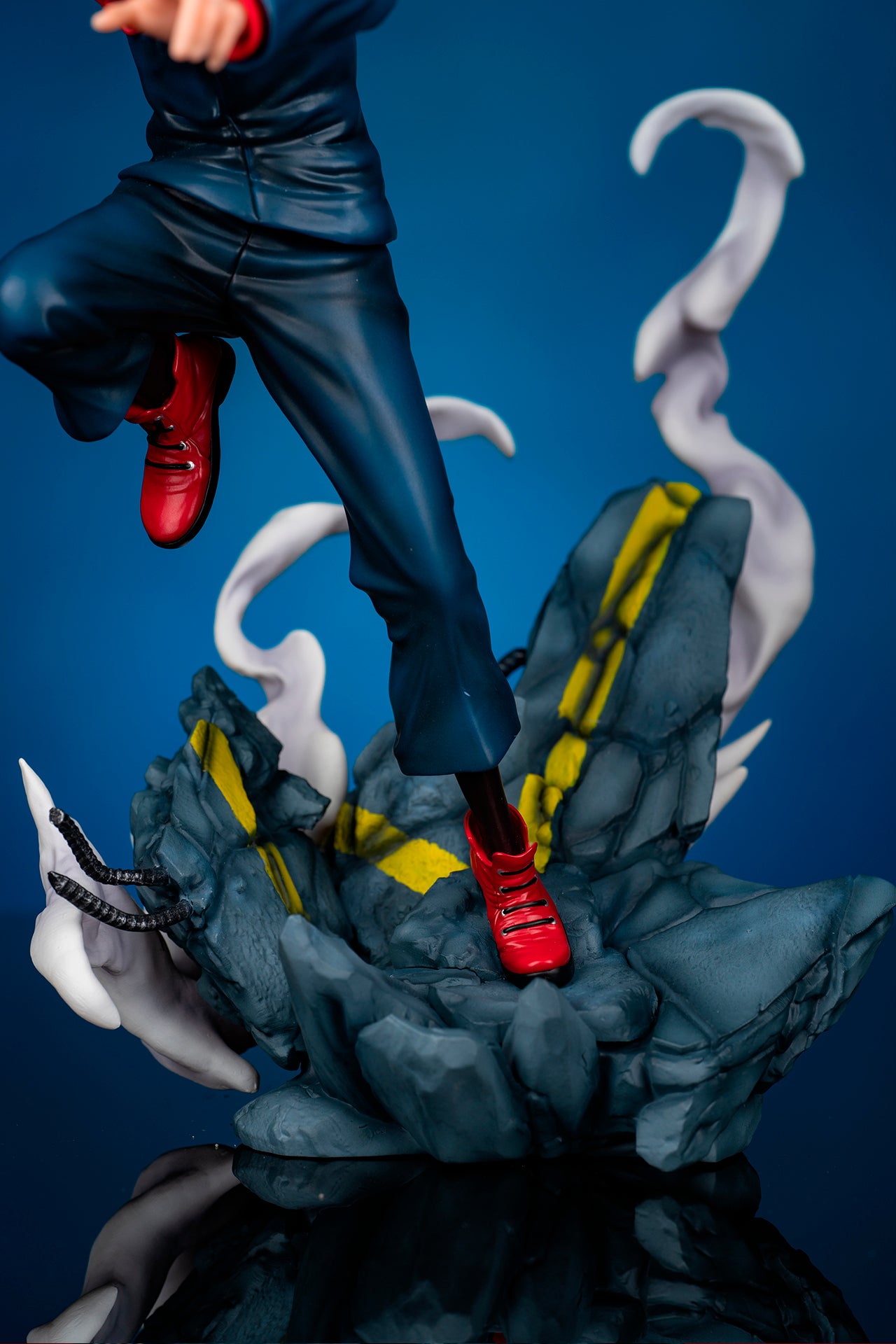 PRE-ORDER Jujutsu Kaisen - Yuji Itadori: Deluxe 1/7