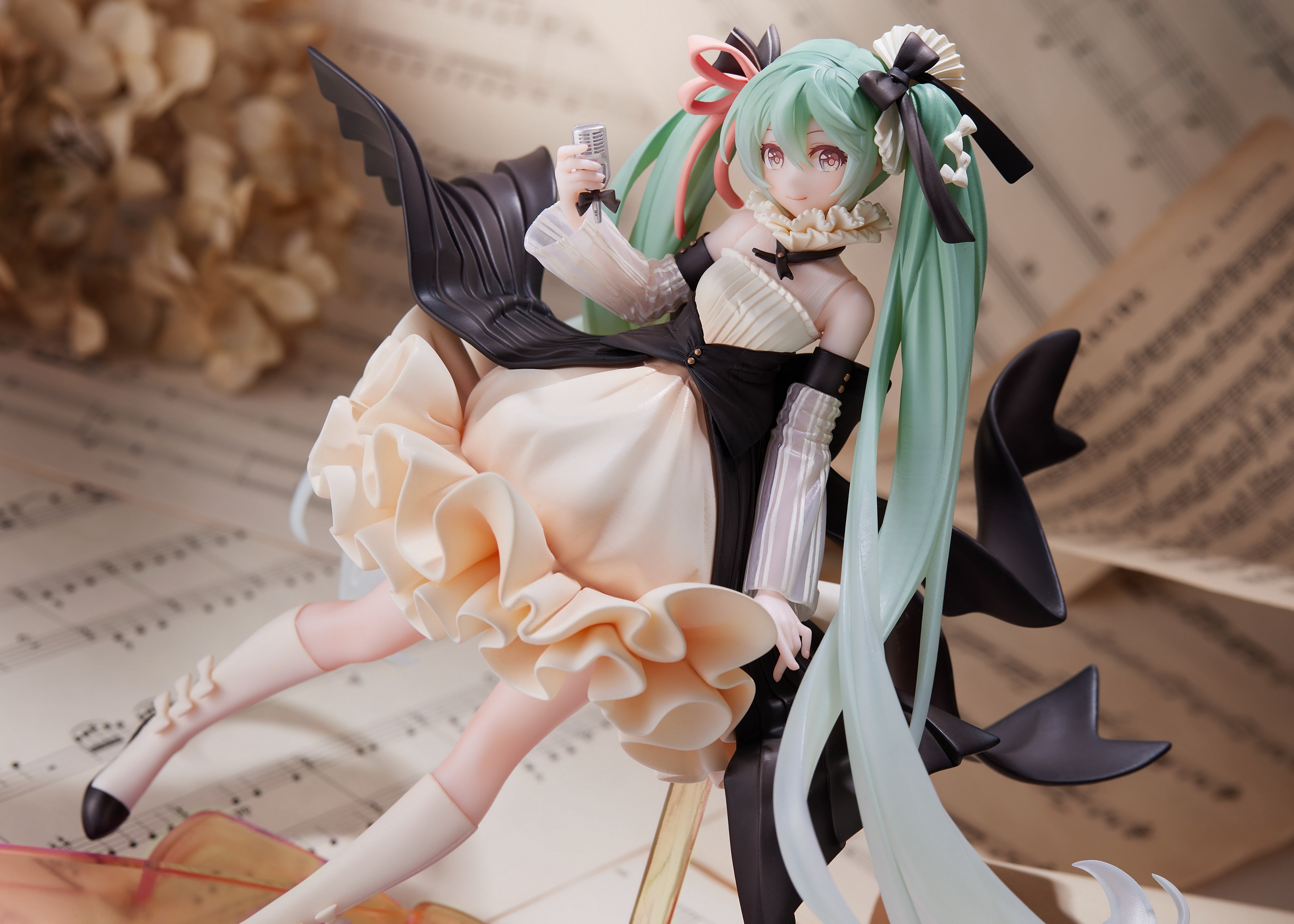 PRE-ORDER Vocaloid AMP Figure - Hatsune Miku: Latidos 2022 Ver.