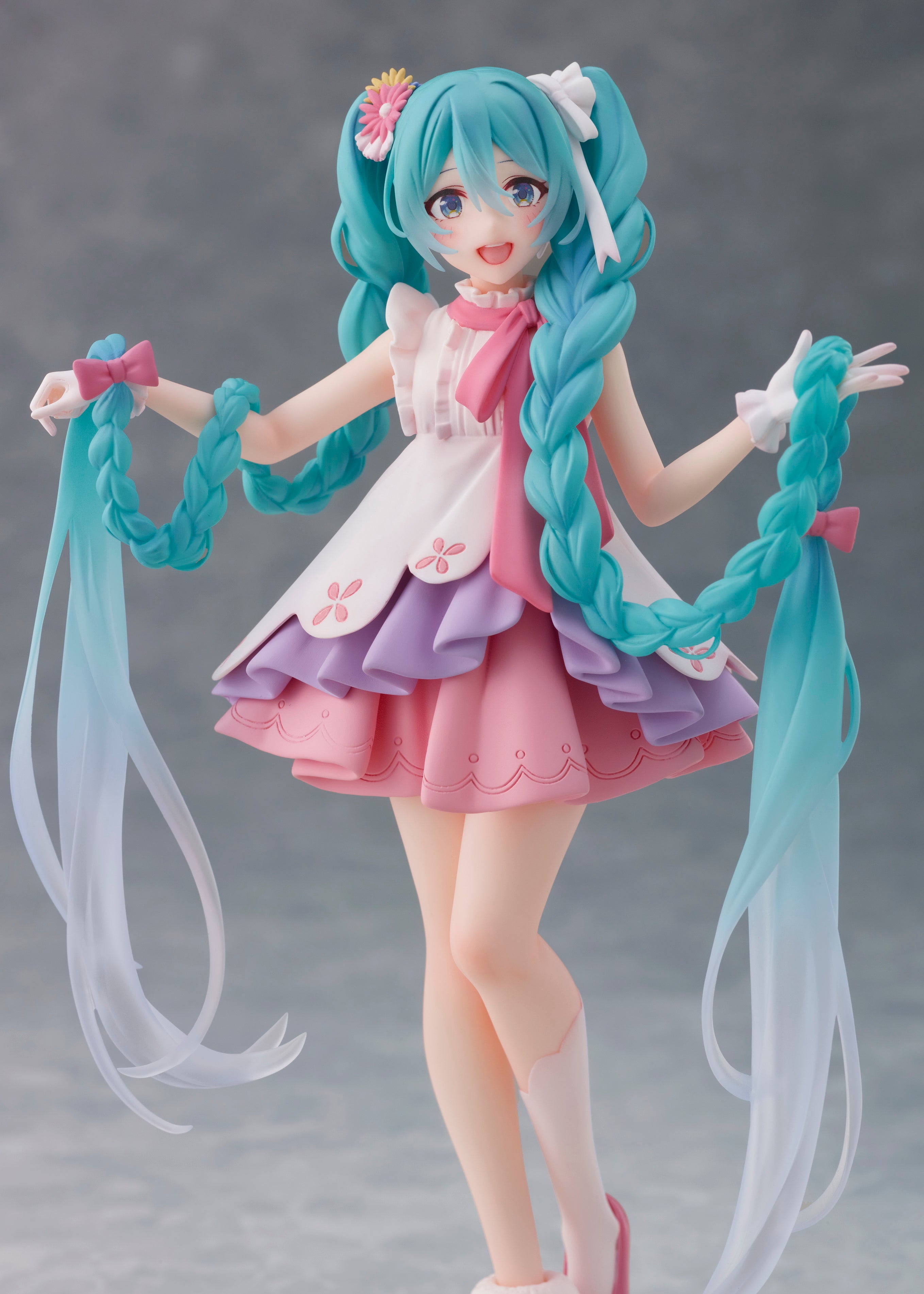 PRE-ORDER Hatsune Miku in Wonderland Figure - Rapunzel