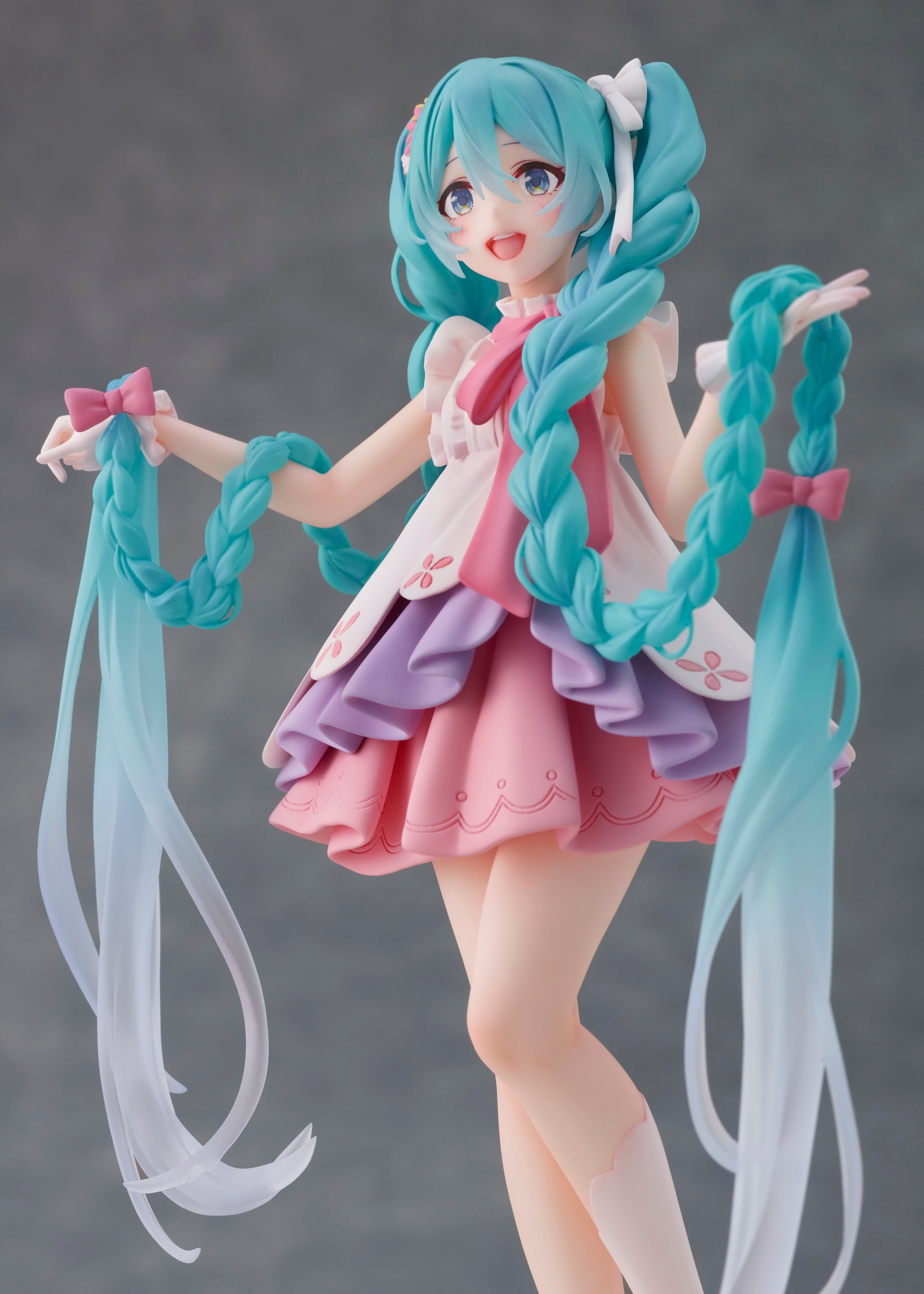 PRE-ORDER Hatsune Miku in Wonderland Figure - Rapunzel