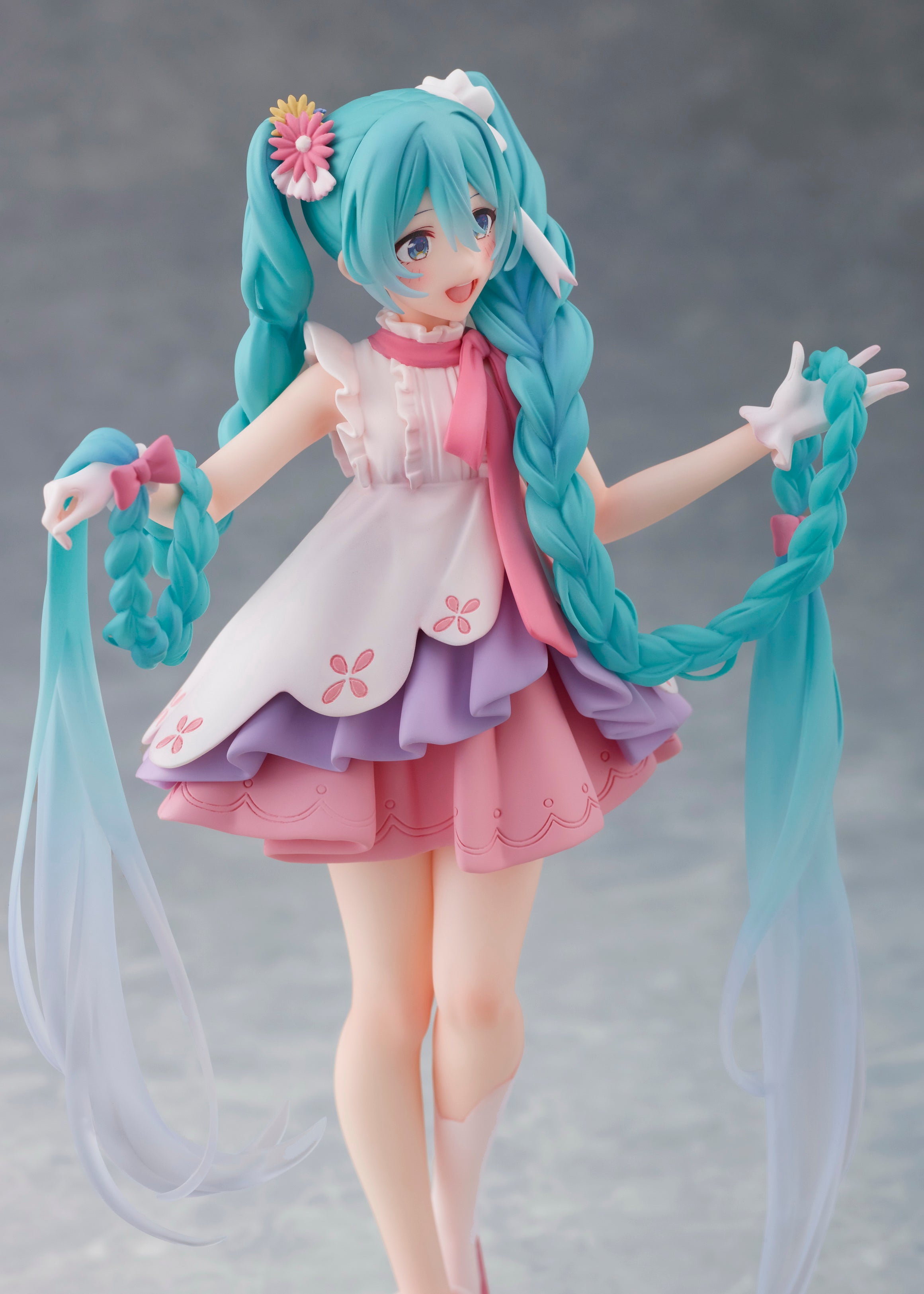 PRE-ORDER Hatsune Miku in Wonderland Figure - Rapunzel