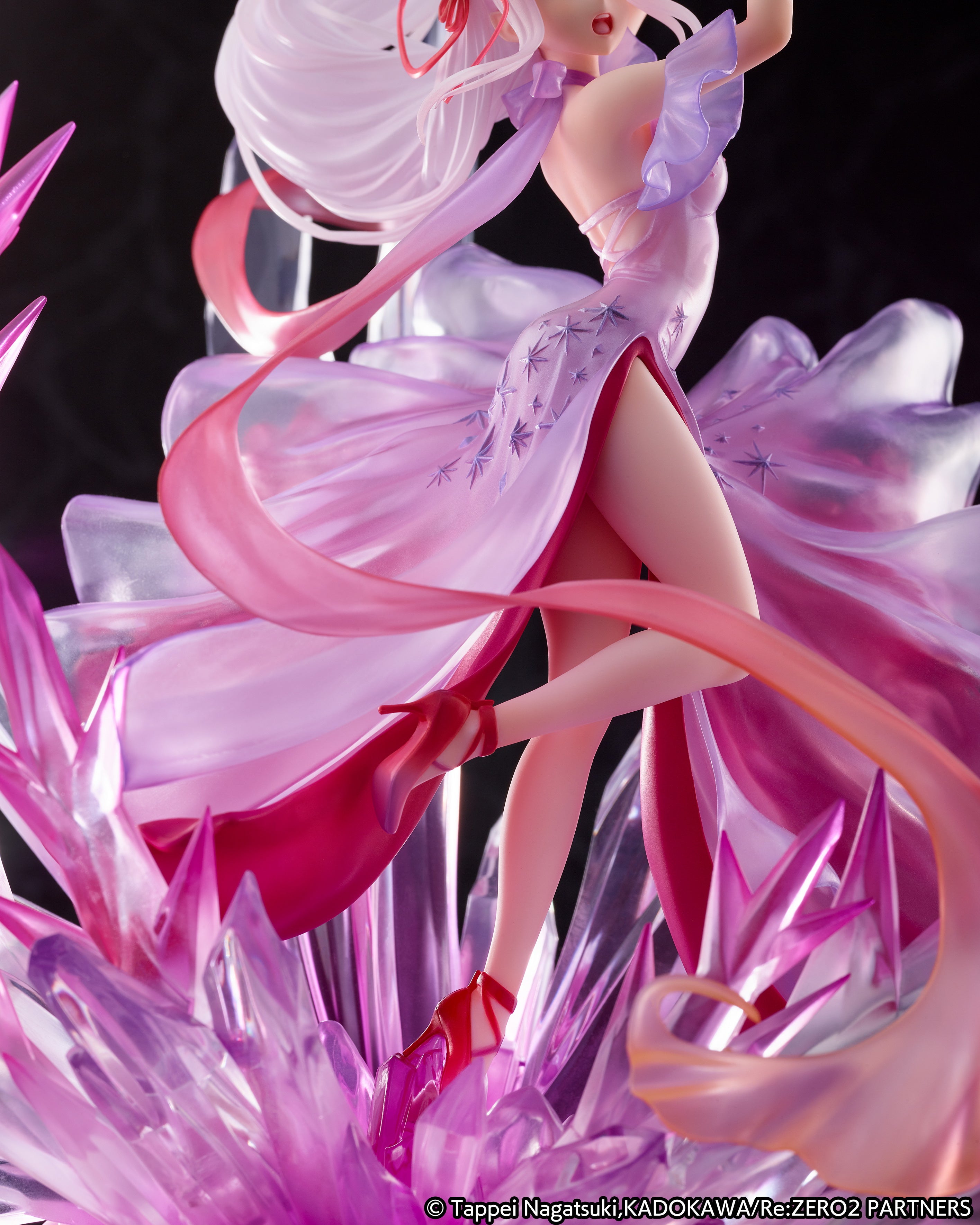 PRE-ORDER Re:ZERO − Starting Life in Another World - Frozen Emilia -Crystal Dress Ver- 1/7