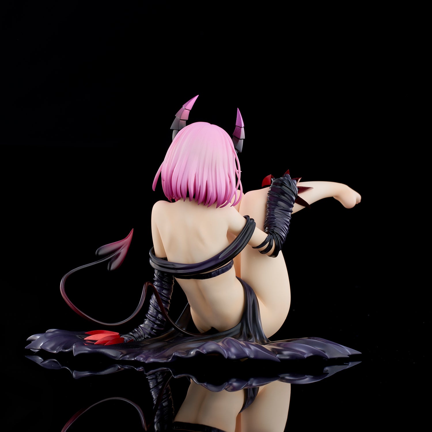 PRE-ORDER To LOVEru Darkness - Momo Belia Deviluke: Darkness ver. 1/6 [2nd Release]
