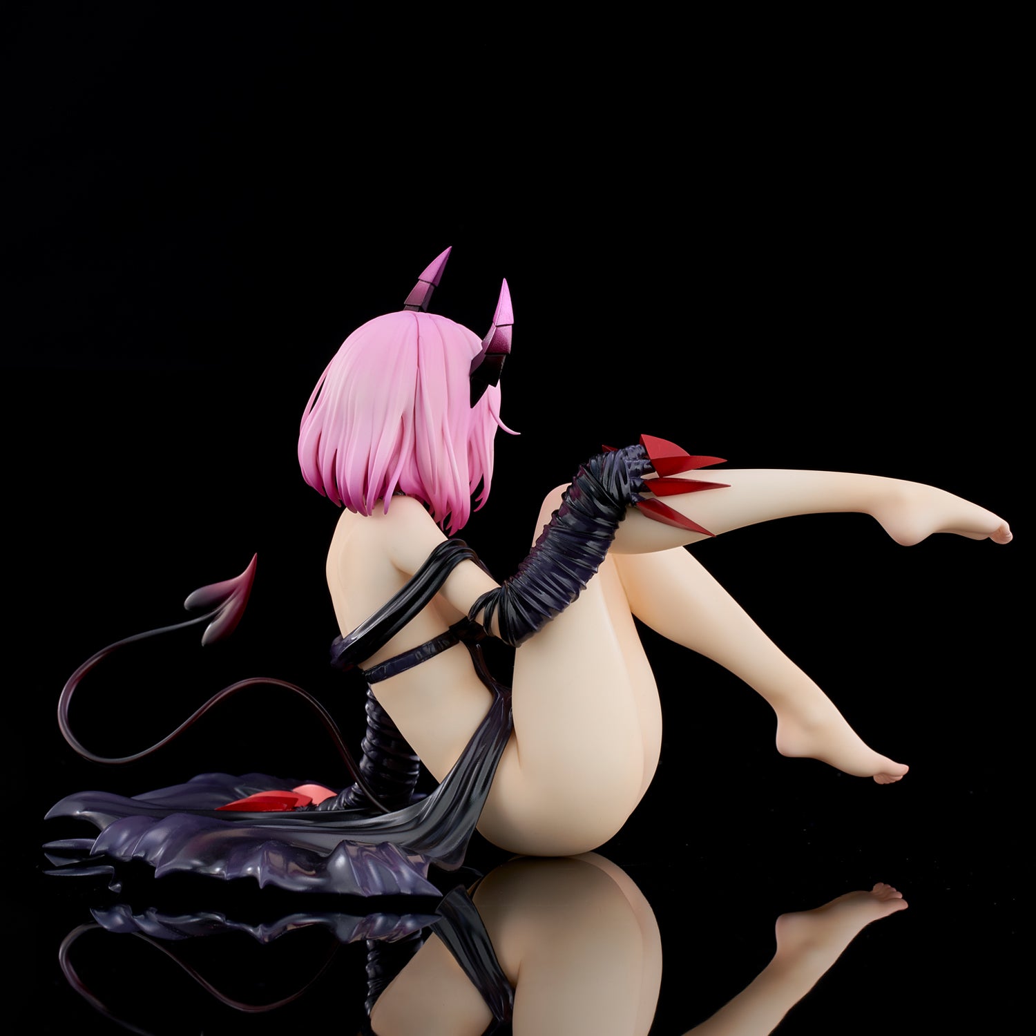 PRE-ORDER To LOVEru Darkness - Momo Belia Deviluke: Darkness ver. 1/6 [2nd Release]