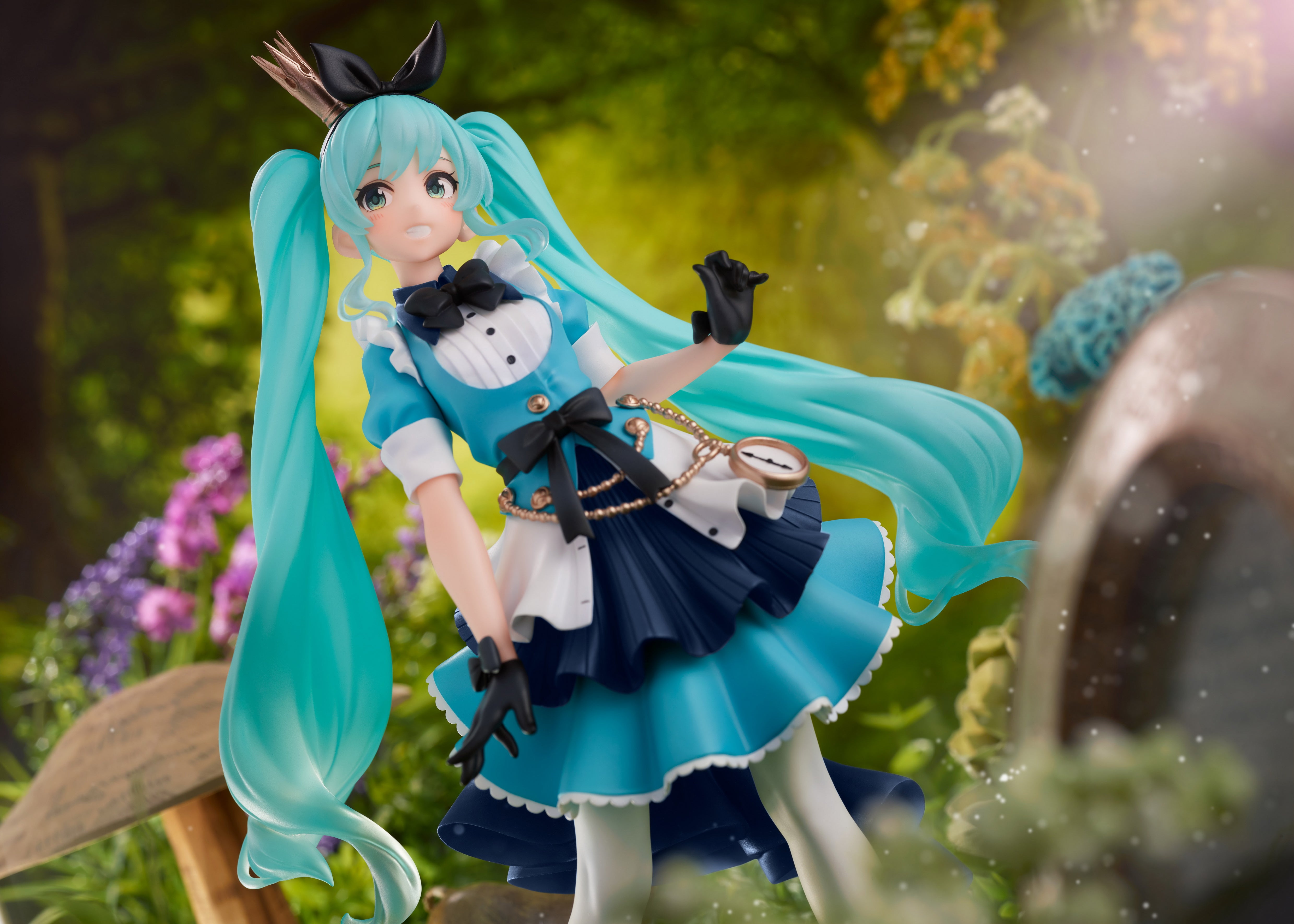 PRE-ORDER Vocaloid Princess AMP Figure - Hatsune Miku: Alice Ver.