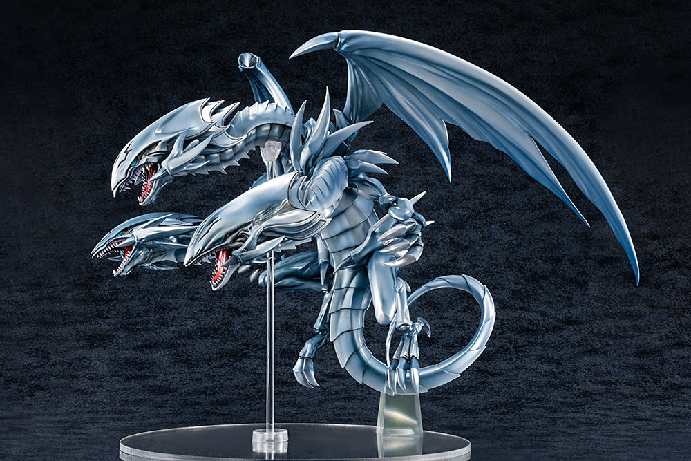 PRE-ORDER Yu-Gi-Oh! - Blue-Eyes Ultimate Dragon [EXCLUSIVE]