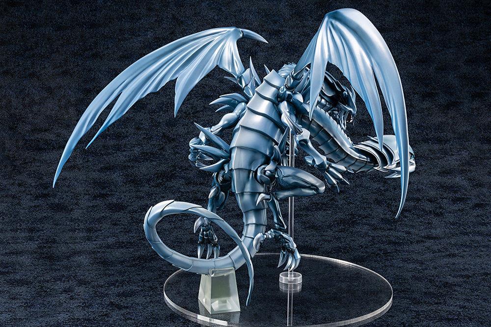PRE-ORDER Yu-Gi-Oh! - Blue-Eyes Ultimate Dragon [EXCLUSIVE]
