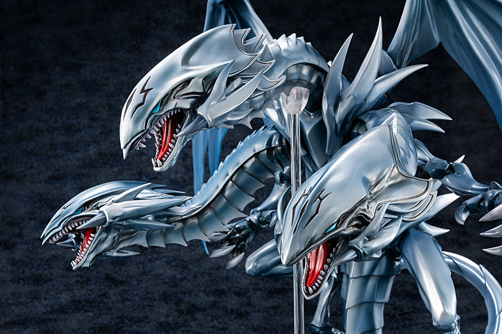 PRE-ORDER Yu-Gi-Oh! - Blue-Eyes Ultimate Dragon [EXCLUSIVE]