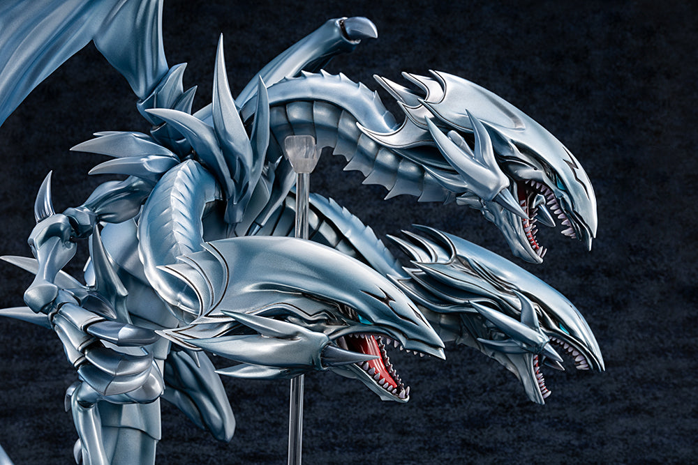 PRE-ORDER Yu-Gi-Oh! - Blue-Eyes Ultimate Dragon [EXCLUSIVE]