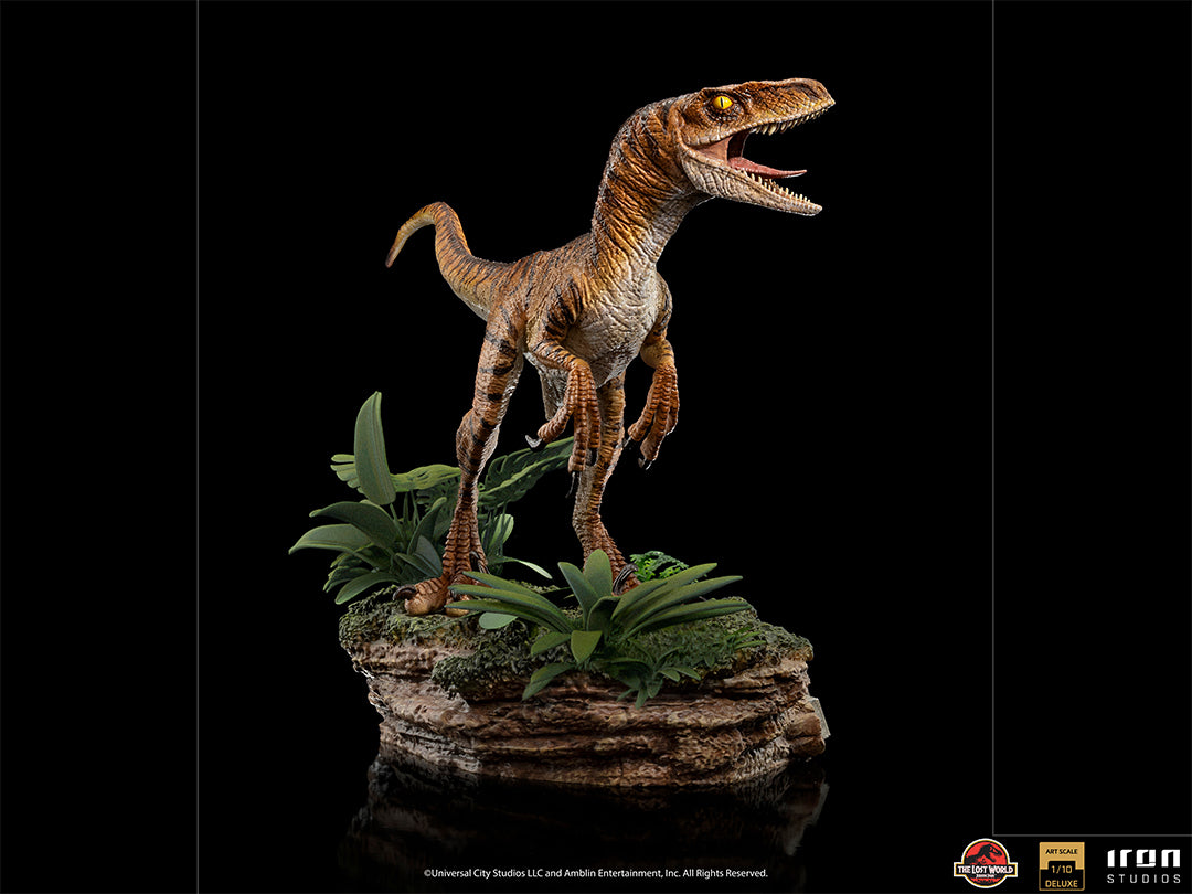 PRE-ORDER Jurassic World Fallen Kingdom - Velociraptor Deluxe Art Scale 1/10