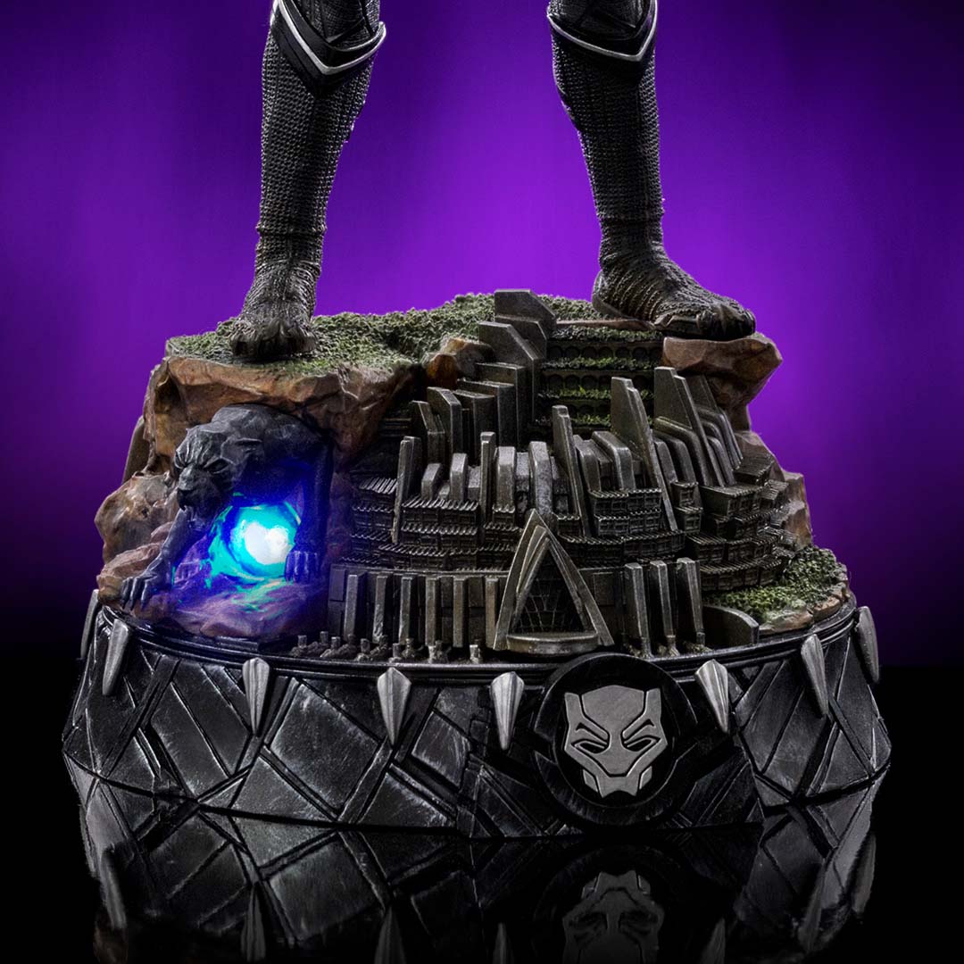 PRE-ORDER The Infinity Saga - Black Panther Deluxe Art Scale 1/10