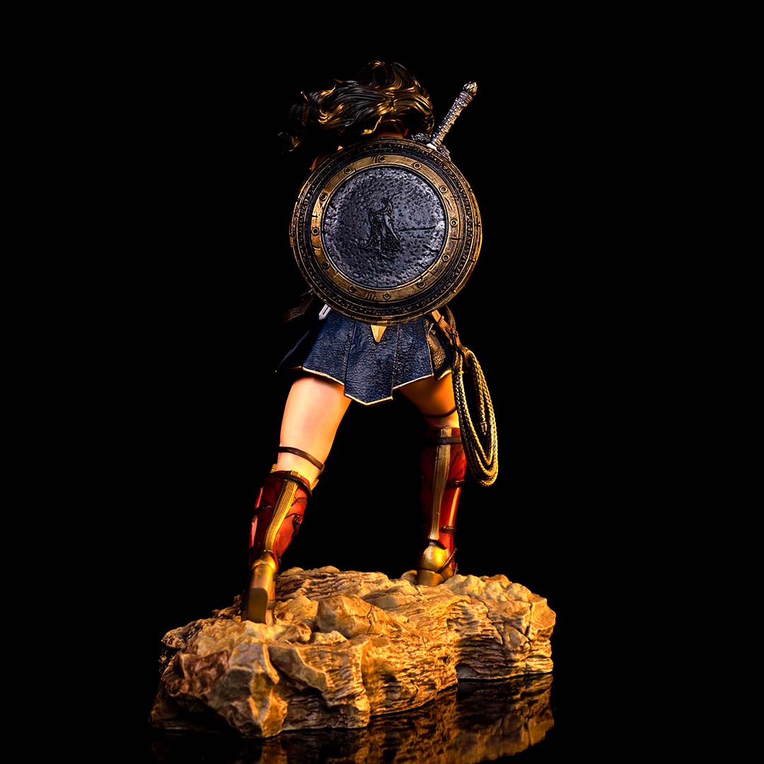 PRE-ORDER Zack Snyder's Justice League - Wonder Woman Art Scale 1/10