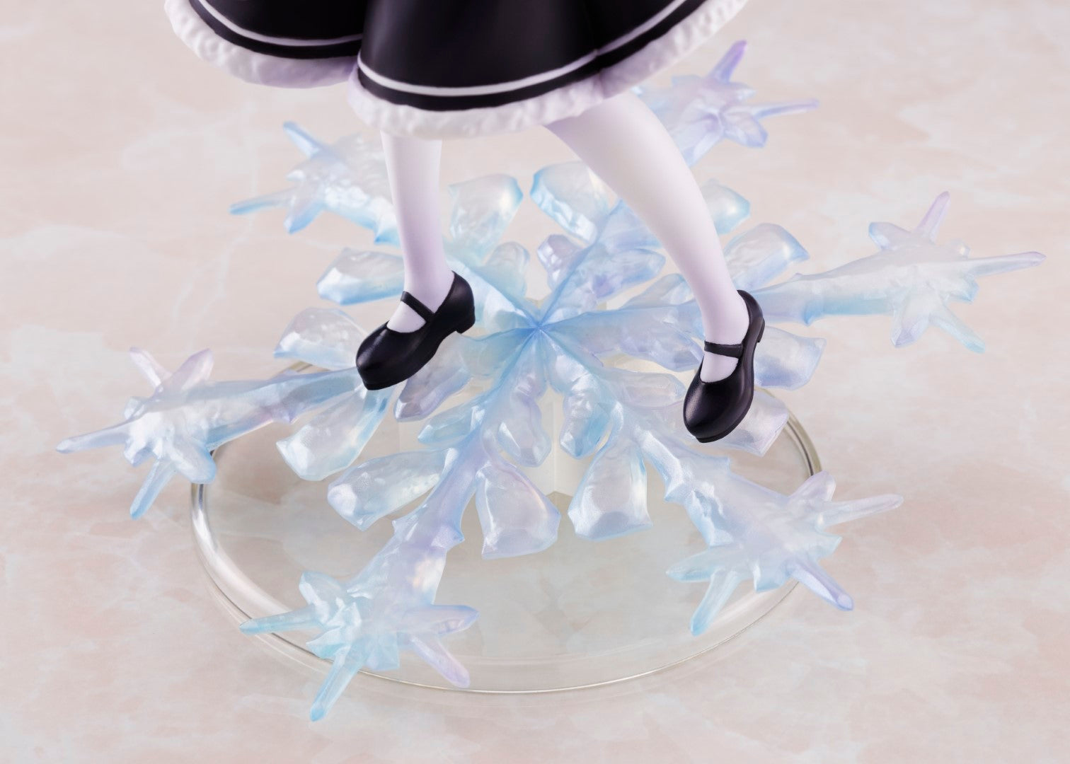 PRE-ORDER Re: Zero -Starting Life in Another World- AMP - Rem: Winter Maid Image Ver.