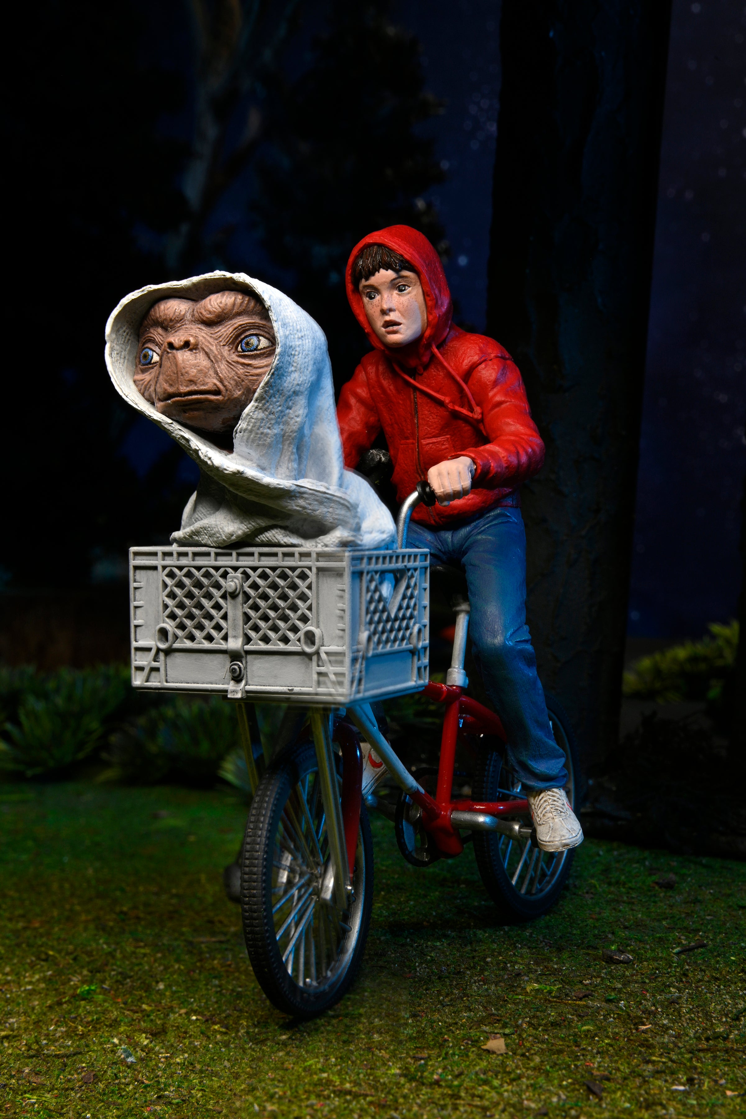 PRE-ORDER 7-inch Action Figure - E.T. 40th Anniversary - Elliot & E.T. on Bicycle