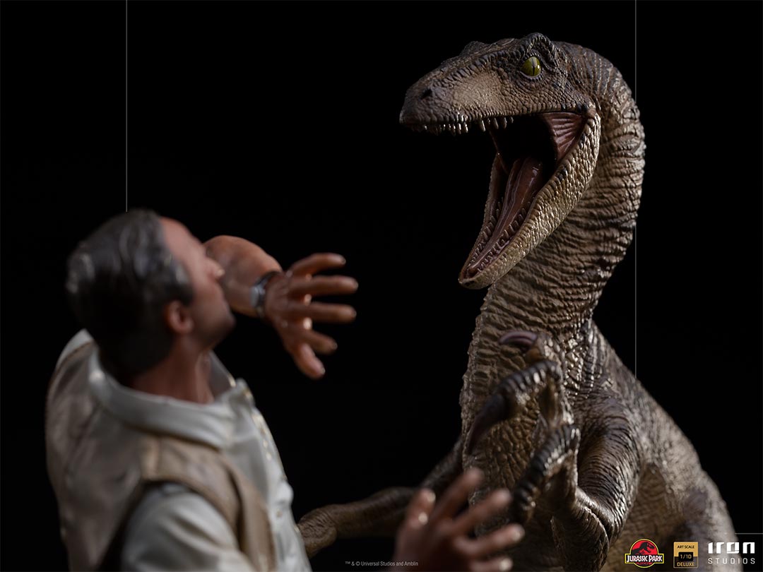 PRE-ORDER Jurassic Park - Clever Girl Deluxe Art Scale 1/10