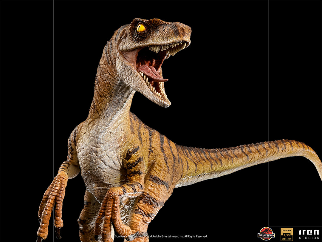 PRE-ORDER Jurassic World Fallen Kingdom - Velociraptor Deluxe Art Scale 1/10