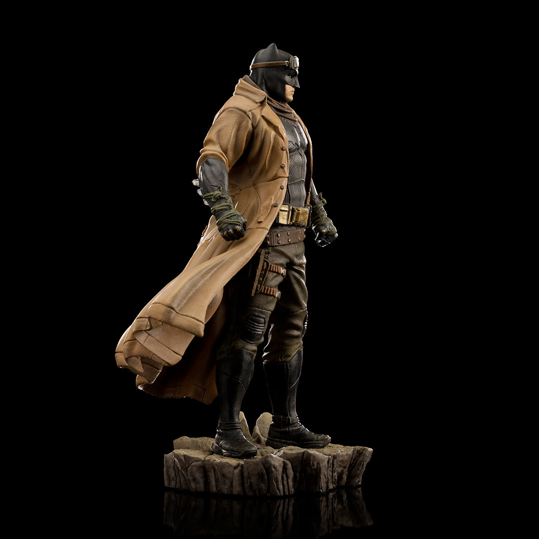 PRE-ORDER Zack Snyder's Justice League - Knightmare Batman Art Scale 1/10