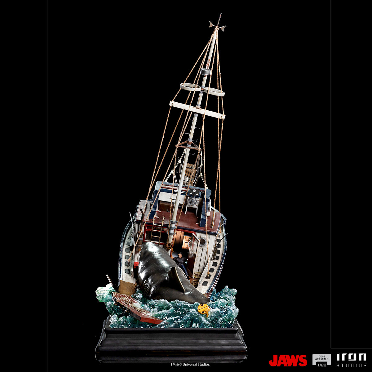 PRE-ORDER Jaws Attack Demi Art Scale 1/20