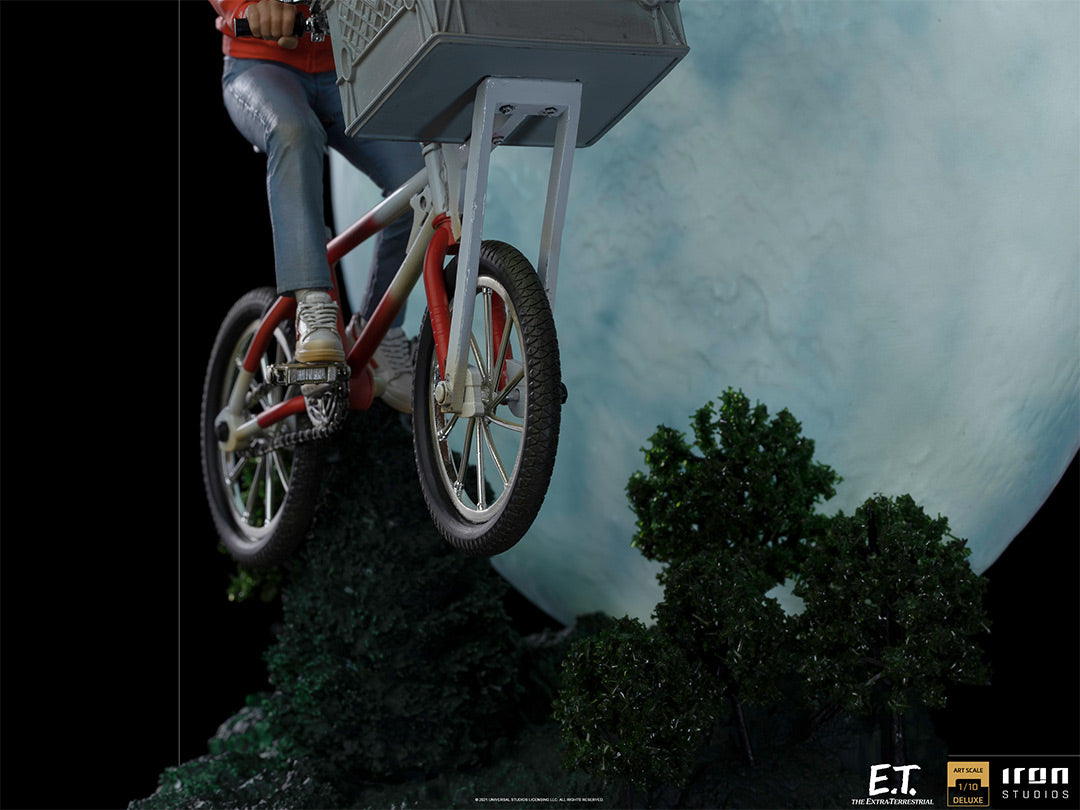 PRE-ORDER E.T. - E.T. & Elliot - Deluxe Art Scale 1/10