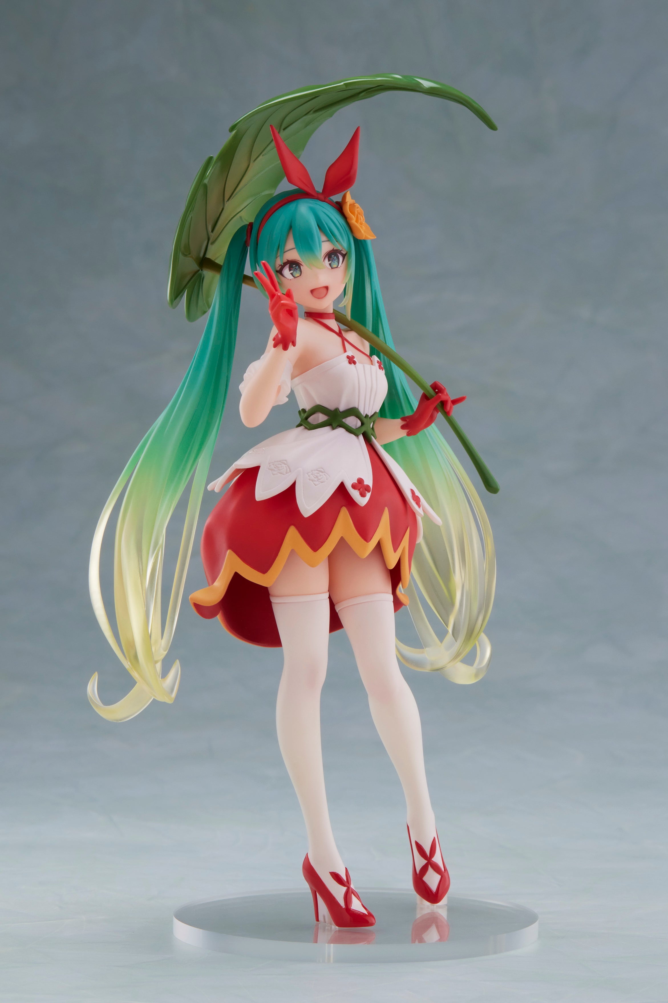 PRE-ORDER Hatsune Miku in Wonderland Figure - Thumbelina