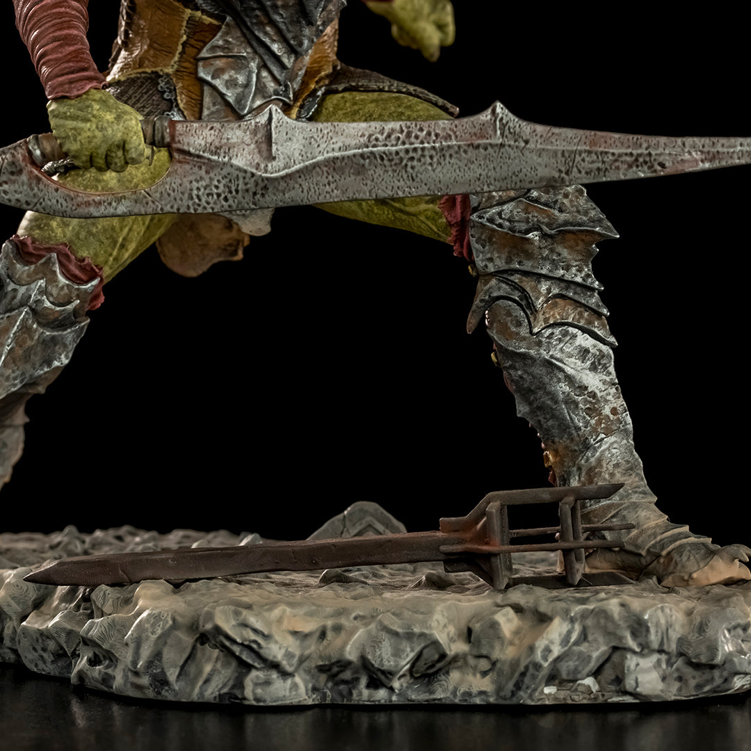 PRE-ORDER Lord of the Rings - Swordsman Orc BDS Art Scale 1/10