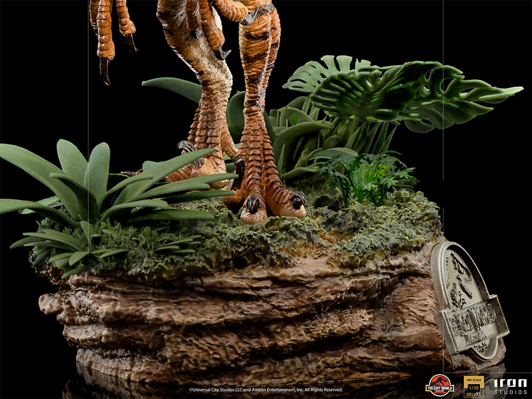 PRE-ORDER Jurassic World Fallen Kingdom - Velociraptor Deluxe Art Scale 1/10