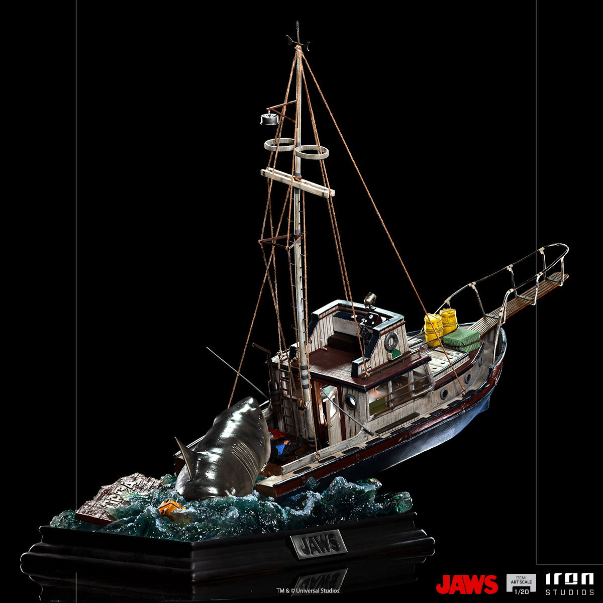 PRE-ORDER Jaws Attack Demi Art Scale 1/20