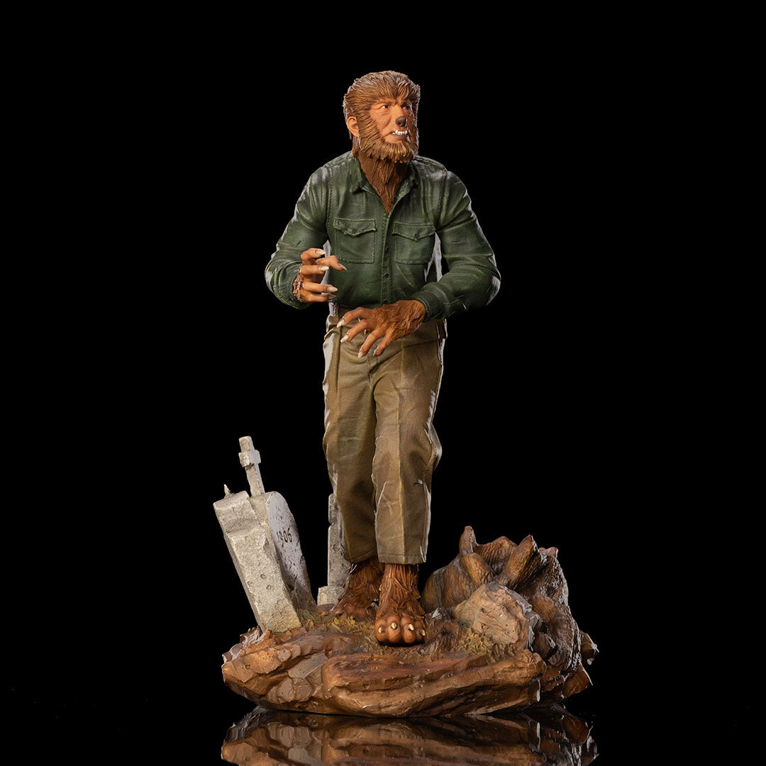 PRE-ORDER Universal Monsters - The Wolf Man Deluxe Art Scale 1/10