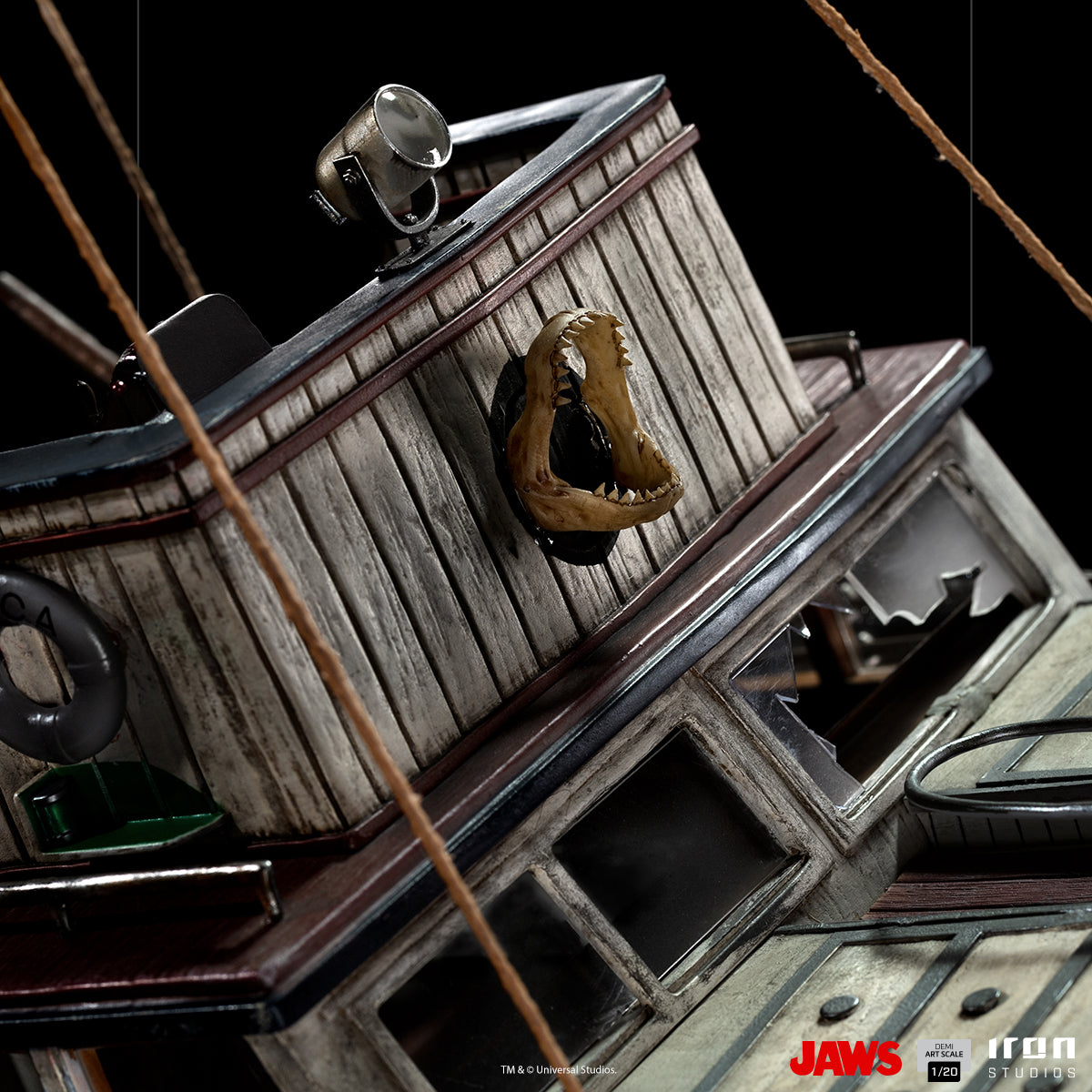 PRE-ORDER Jaws Attack Demi Art Scale 1/20