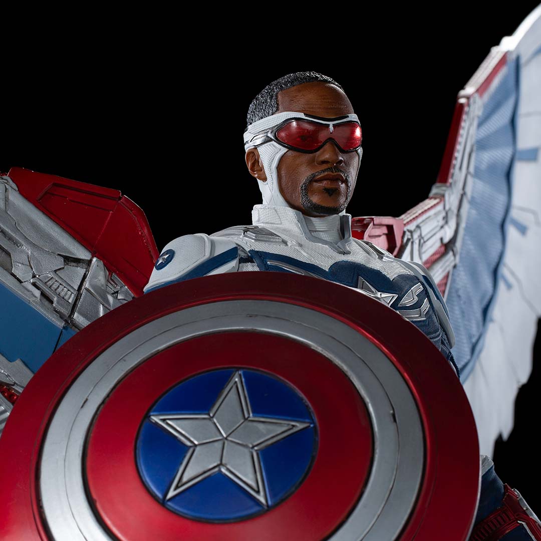 PRE-ORDER Falcon and the Winter Soldier - Captain America Sam Wilson Open Wings Version Legacy Replica 1/4