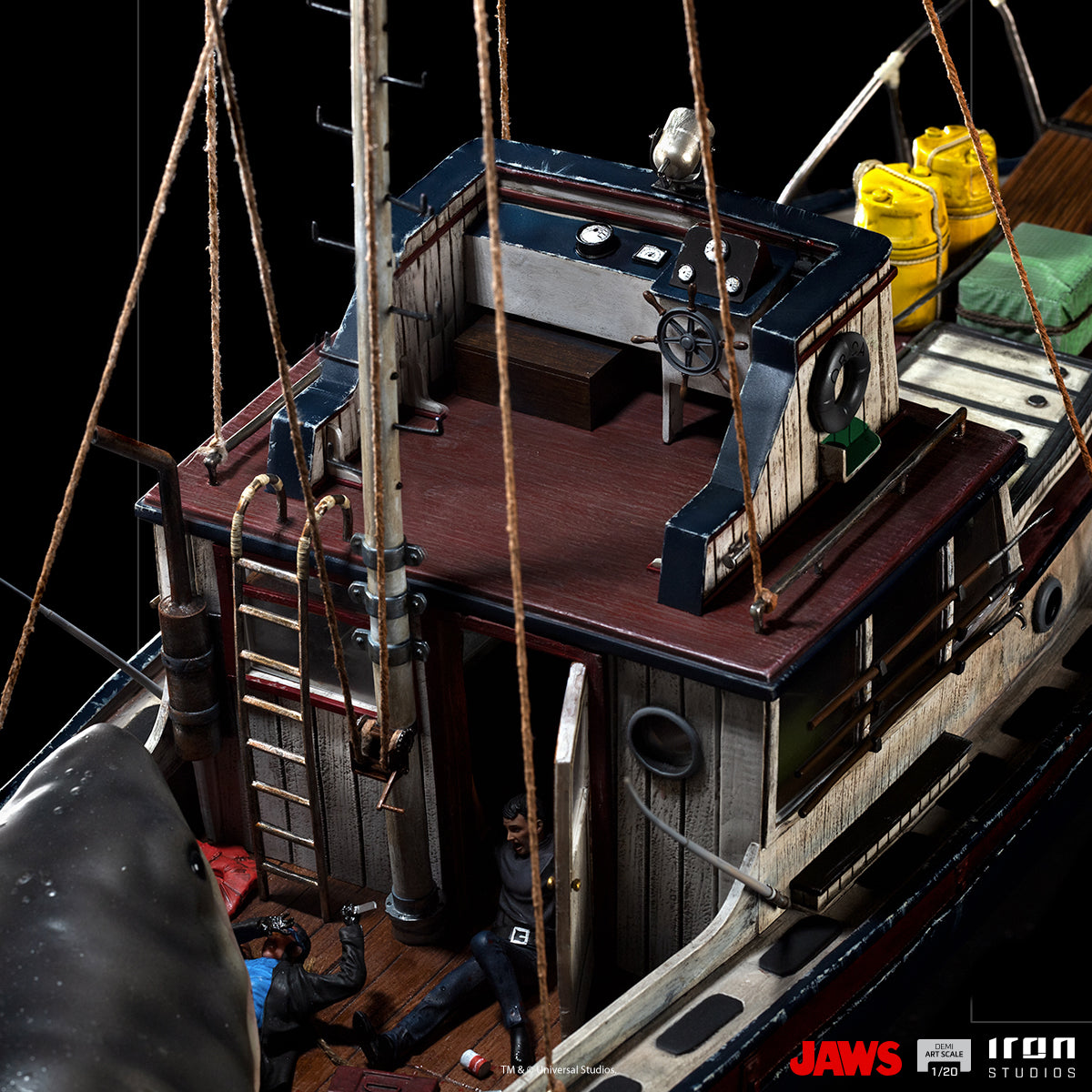 PRE-ORDER Jaws Attack Demi Art Scale 1/20