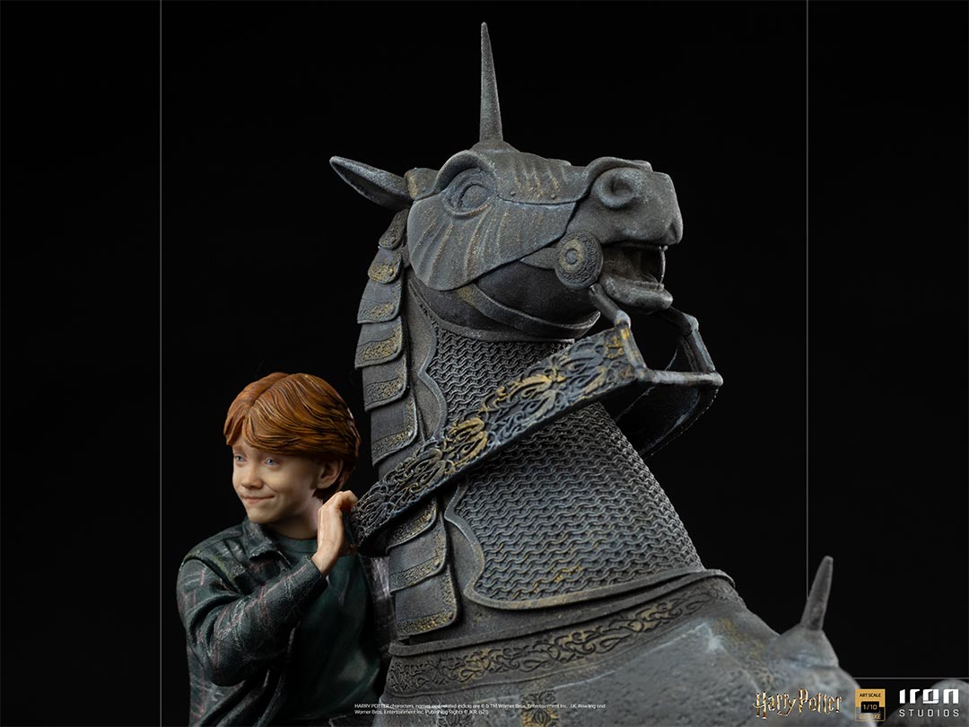 PRE-ORDER Harry Potter - Ron Weasley at the Wizard Chess Deluxe Art Scale 1/10
