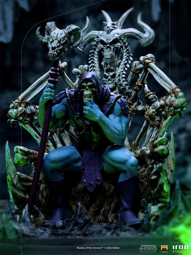 PRE-ORDER The Masters of the Universe - Skeletor on Throne Deluxe Art Scale 1/10