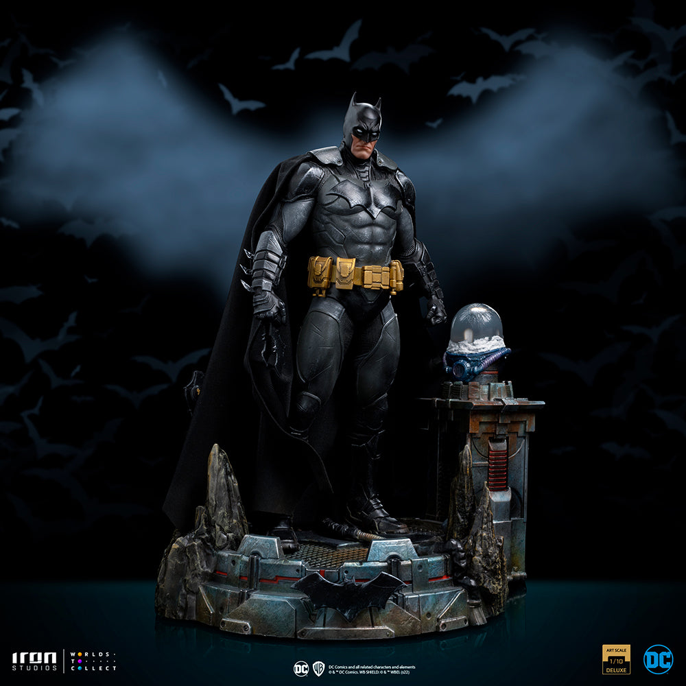 PRE-ORDER DC Comics - Batman Unleashed Deluxe Art Scale 1/10