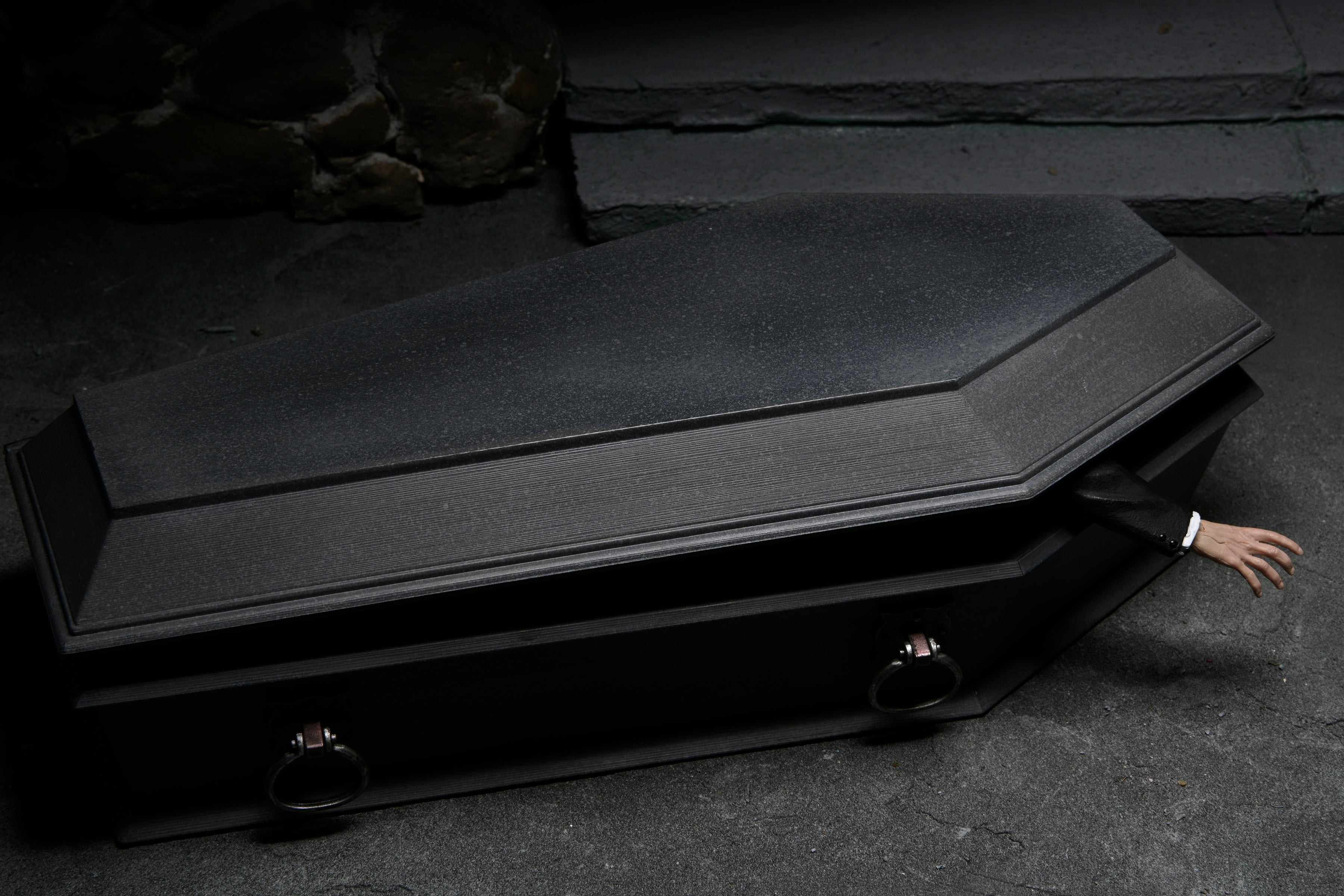 PRE-ORDER Universal Monsters – Dracula Accessory Set