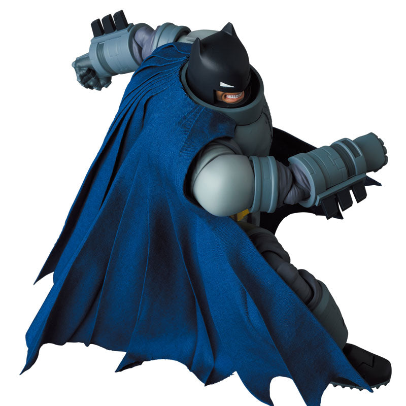 PRE-ORDER MAFEX No.146 - The Dark Knight Returns - ARMORED BATMAN