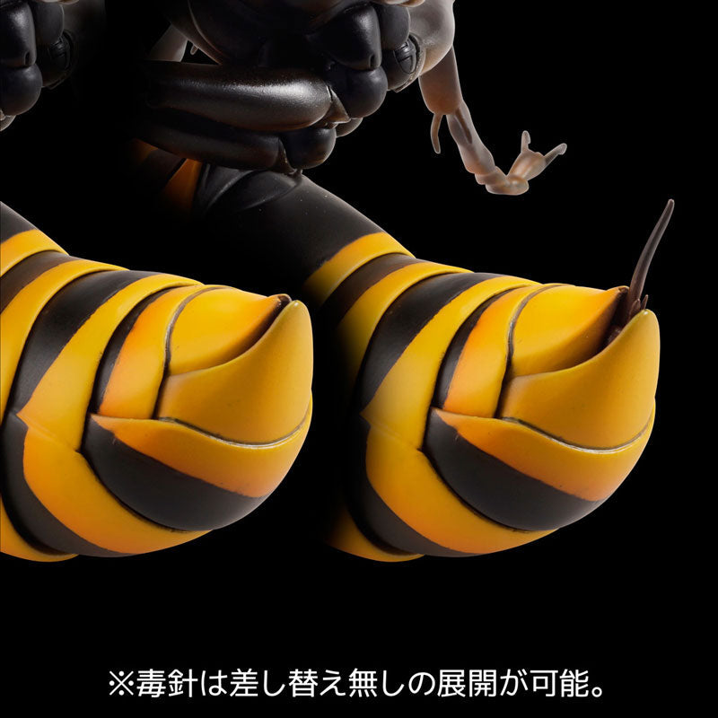 PRE-ORDER Revo Geo - Japanese Giant Hornet