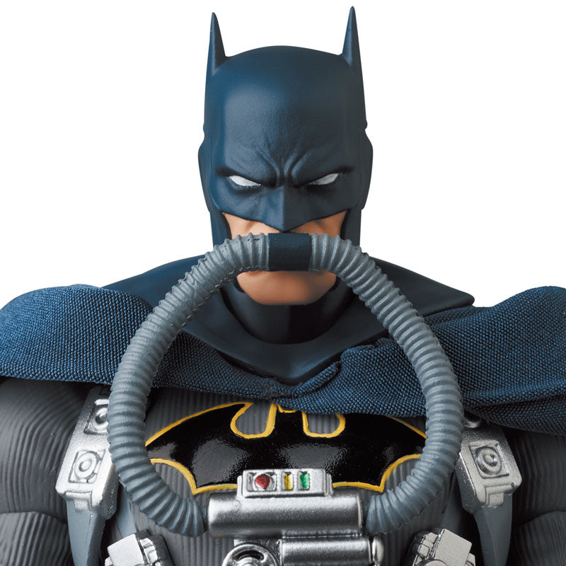 PRE-ORDER MAFEX No.166 - Batman Hush - Stealth Jumper Batman